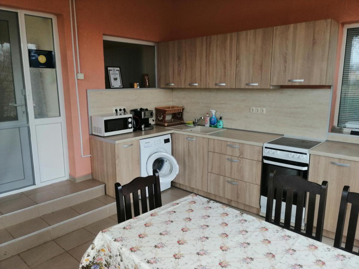 Nadya Holiday Home Krapets  Extérieur photo